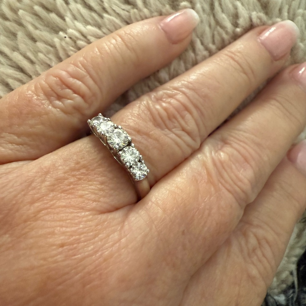 Elegant 14k White Gold Certified Moissanite Anniversary Ring (Approx. size 9.25)